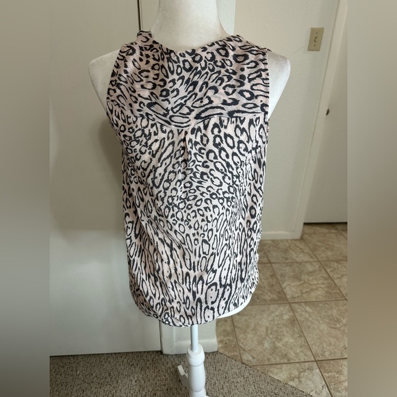 L’AGENCE Silk Mila Draped Sleeveless Leopard Print Blouse Nectar/Shadow XS - Picture 4 of 6